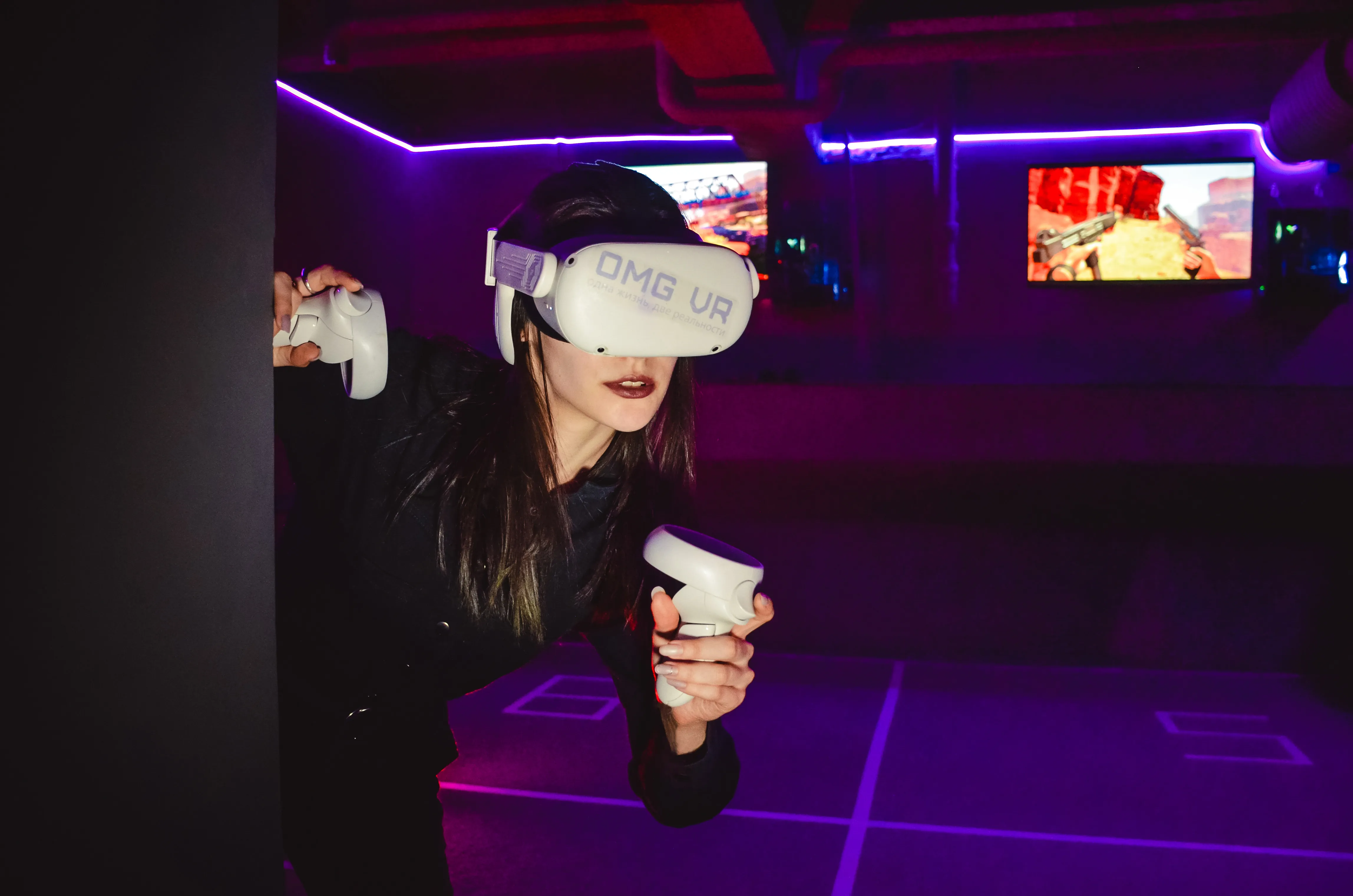 Человек в VR-шлеме