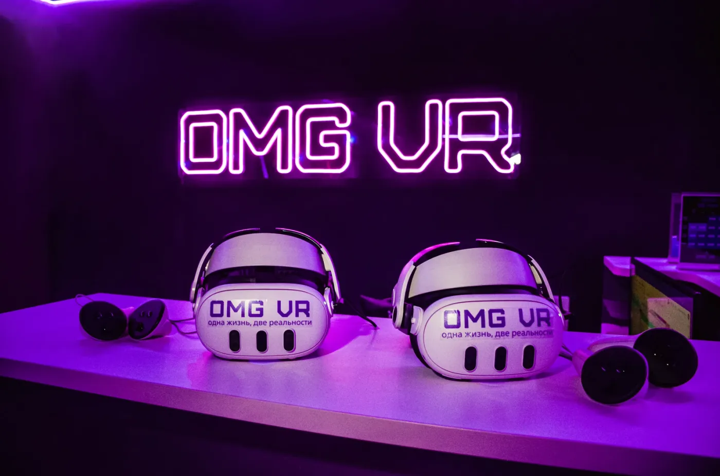 Шлемы Meta Quest 3 в клубе OMG VR