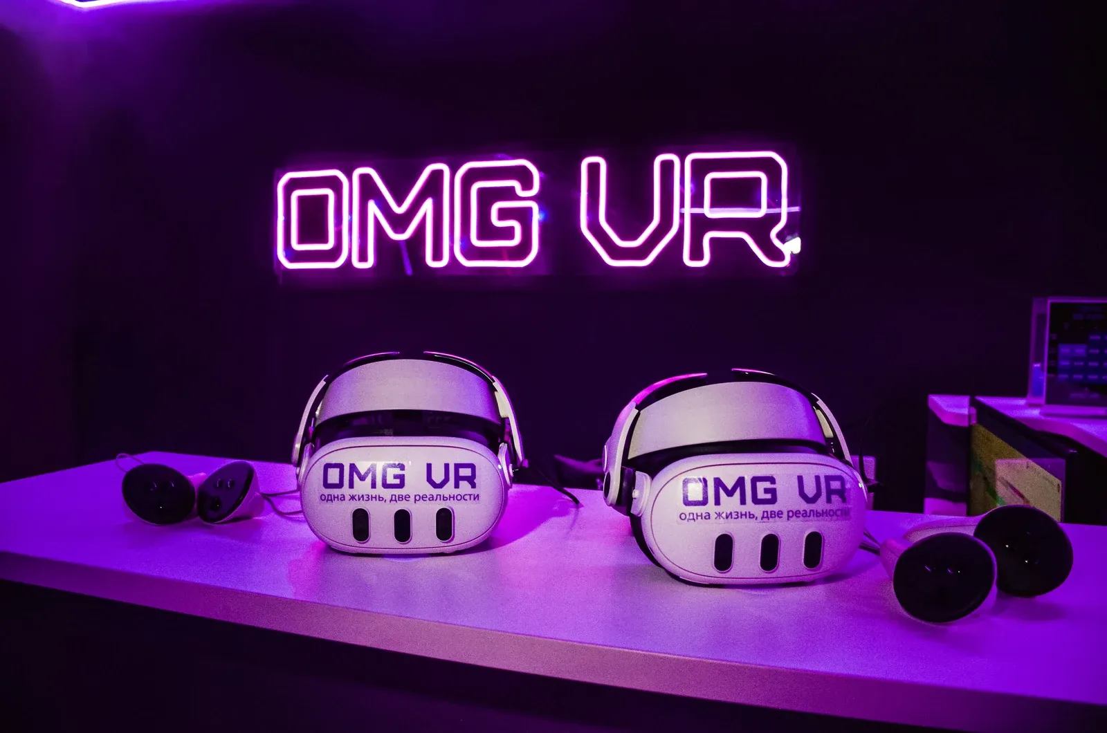 Шлемы Meta Quest 3 в клубе OMG VR